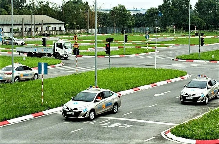 Những điểm mới đáng chú ý về học và thi bằng lái xe ô tô năm 2022 - Ảnh 2. Những điểm mới đáng chú ý về học và thi bằng lái xe ô tô năm 2022 - Ảnh 2.