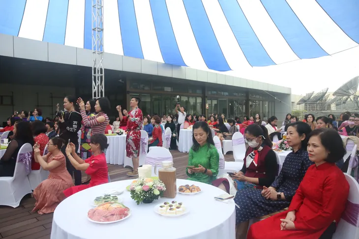 Đài THVN rộn ràng chào mừng ngày Phụ nữ Việt Nam (20/10) - Ảnh 12. Đài THVN rộn ràng chào mừng ngày Phụ nữ Việt Nam (20/10) - Ảnh 12.
