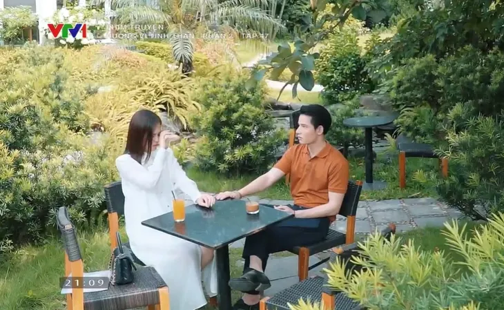 Hương vị tình thân phần 2 - Tập 47: Bị nghi ngờ, ông Tấn ra tay ngăn Thy và ông Sinh gặp nhau - Ảnh 3. Hương vị tình thân phần 2 - Tập 47: Bị nghi ngờ, ông Tấn ra tay ngăn Thy và ông Sinh gặp nhau - Ảnh 3.