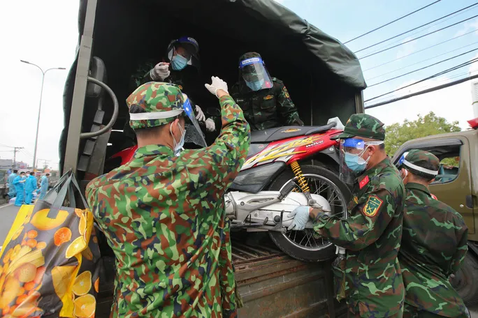 Tình người ấm áp trong dịch COVID-19 - Ảnh 6.