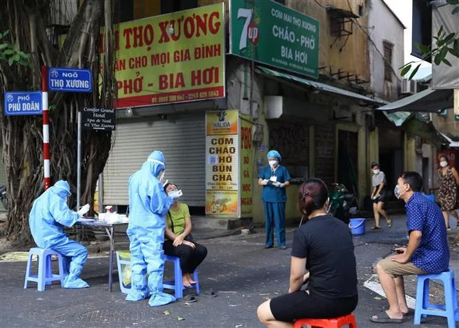Hà Nội sẵn sàng phương án 4 tại chỗ để chủ động trong mọi tình huống dịch COVID-19 - Ảnh 4. Hà Nội sẵn sàng phương án 4 tại chỗ để chủ động trong mọi tình huống dịch COVID-19 - Ảnh 4.