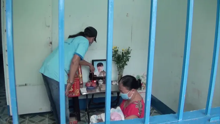 PTL Bình yên con nhé: Thắt lòng 2 bé sơ sinh mồ côi vì COVID-19, gánh nặng đặt lên vai ông bà - Ảnh 10. PTL Bình yên con nhé: Thắt lòng 2 bé sơ sinh mồ côi vì COVID-19, gánh nặng đặt lên vai ông bà - Ảnh 10.