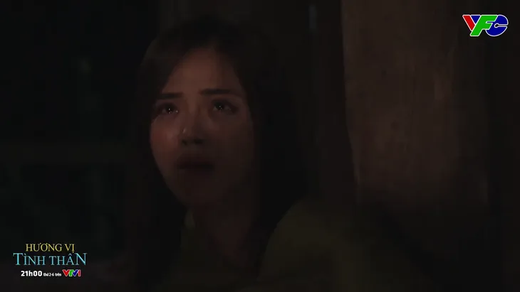 Hương vị tình thân phần 2 - Tập 62: Nam - Thy làm sao thoát khỏi căn nhà sàn bị tưới xăng châm mồi lửa? - Ảnh 2. Hương vị tình thân phần 2 - Tập 62: Nam - Thy làm sao thoát khỏi căn nhà sàn bị tưới xăng châm mồi lửa? - Ảnh 2.