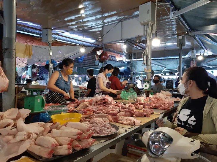 Giá lợn giảm sâu, nông dân “treo chuồng”, nguy cơ thiếu thịt vào cuối năm - Ảnh 2. Giá lợn giảm sâu, nông dân “treo chuồng”, nguy cơ thiếu thịt vào cuối năm - Ảnh 2.