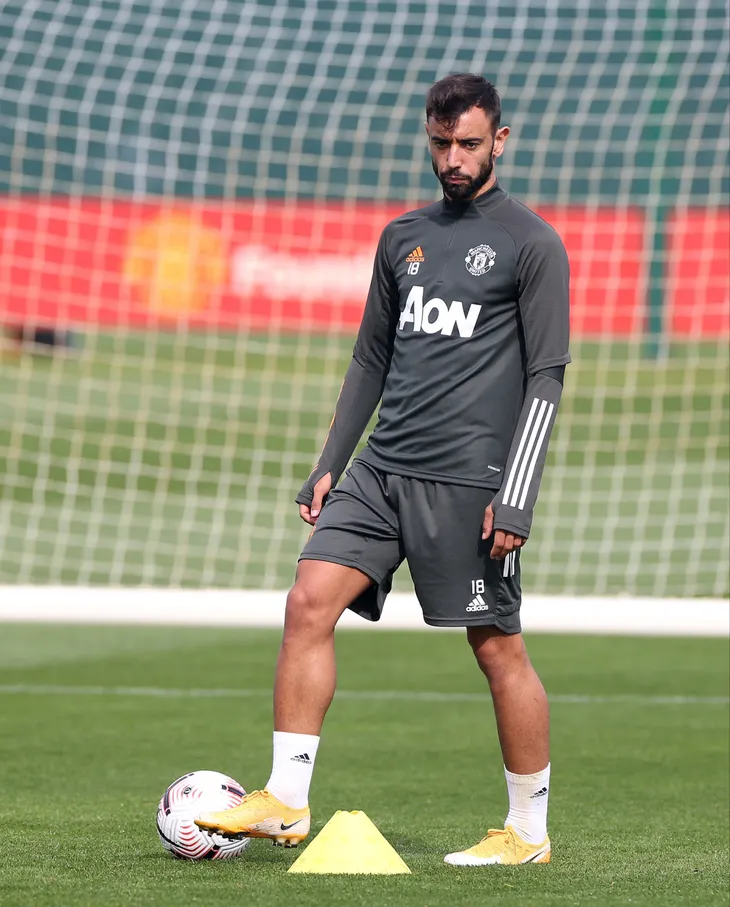 Bruno Fernandes nguy cơ vắng mặt ở trận gặp Liverpool - Ảnh 1. Bruno Fernandes nguy cơ vắng mặt ở trận gặp Liverpool - Ảnh 1.