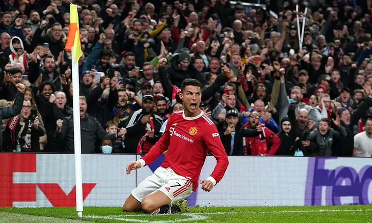 Cristiano Ronaldo và thành tích ấn tượng trong màu áo Man Utd - Ảnh 1. Cristiano Ronaldo và thành tích ấn tượng trong màu áo Man Utd - Ảnh 1.
