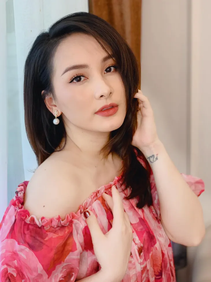 Nhan sắc thay đổi của Bảo Thanh từ sau sinh con gái - Ảnh 3. Nhan sắc thay đổi của Bảo Thanh từ sau sinh con gái - Ảnh 3.