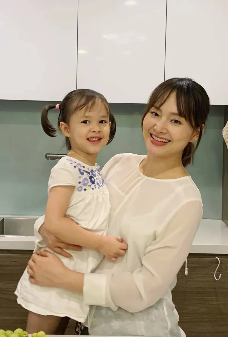 Diễn viên Việt tuần qua: Hồng Đăng, Mạnh Trường vô tình cùng đăng ảnh nịnh vợ - Ảnh 10. Diễn viên Việt tuần qua: Hồng Đăng, Mạnh Trường vô tình cùng đăng ảnh nịnh vợ - Ảnh 10.