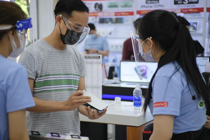 CellphoneS mở bán gần 19.000 đơn đặt hàng iPhone 13 series chính hãng - Ảnh 2. CellphoneS mở bán gần 19.000 đơn đặt hàng iPhone 13 series chính hãng - Ảnh 2.