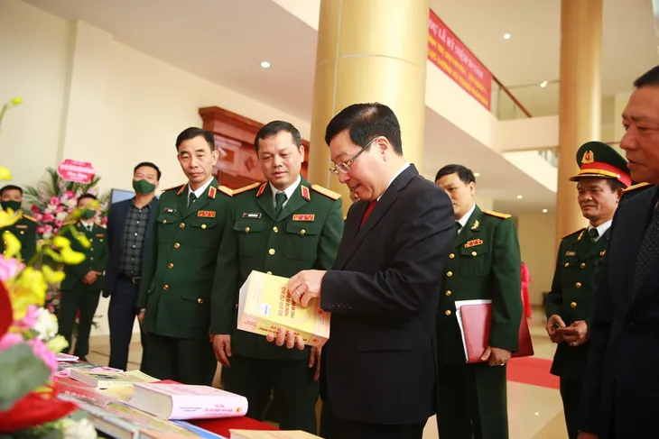 Học viện Chính trị đón nhận danh hiệu Anh hùng Lực lượng vũ trang nhân dân - Ảnh 1. Học viện Chính trị đón nhận danh hiệu Anh hùng Lực lượng vũ trang nhân dân - Ảnh 1.