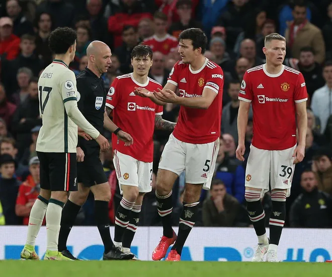 Harry Maguire xin lỗi người hâm mộ sau trận thua Liverpool - Ảnh 1. Harry Maguire xin lỗi người hâm mộ sau trận thua Liverpool - Ảnh 1.