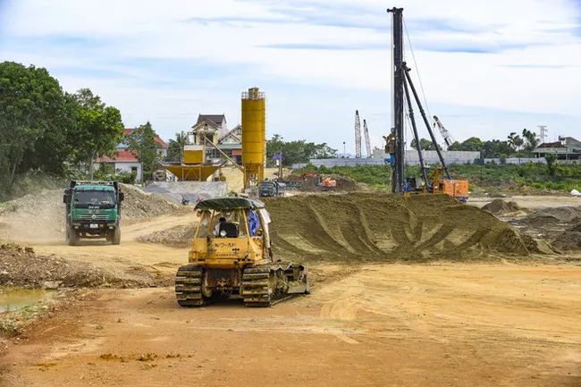 Nghị quyết 113 đã cơ bản tháo gỡ khó khăn về vật liệu làm cao tốc Bắc-Nam - Ảnh 2. Nghị quyết 113 đã cơ bản tháo gỡ khó khăn về vật liệu làm cao tốc Bắc-Nam - Ảnh 2.