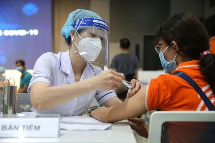 Nâng lên cấp độ dịch 2, Hà Nội cho phép, hạn chế những hoạt động nào? - Ảnh 1. Nâng lên cấp độ dịch 2, Hà Nội cho phép, hạn chế những hoạt động nào? - Ảnh 1.