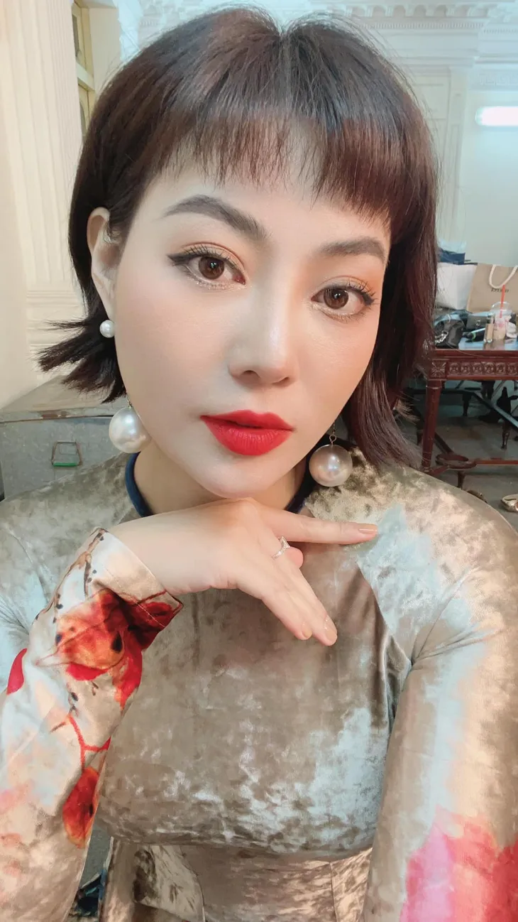 Thanh Hương lạ lẫm với tóc ngắn - Ảnh 2. Thanh Hương lạ lẫm với tóc ngắn - Ảnh 2.