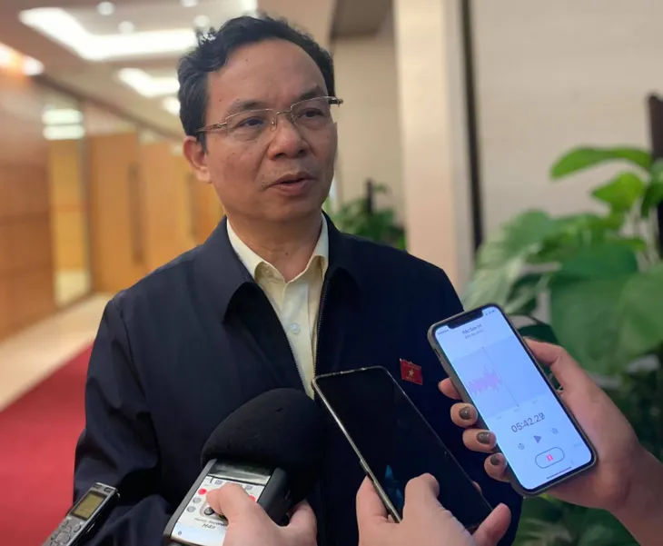 Lên đỉnh cao nhất trong hơn 7 năm, cách “kìm cương” giá xăng, dầu? - Ảnh 1. Lên đỉnh cao nhất trong hơn 7 năm, cách “kìm cương” giá xăng, dầu? - Ảnh 1.