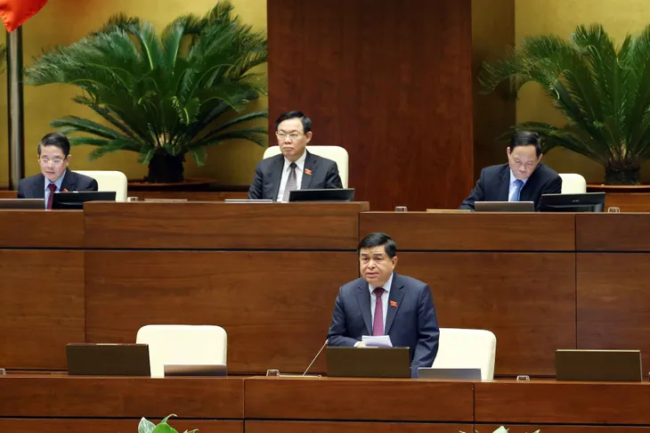Bộ trưởng Nguyễn Chí Dũng: Không mất cân bằng, không hụt thu - Ảnh 1. Bộ trưởng Nguyễn Chí Dũng: Không mất cân bằng, không hụt thu - Ảnh 1.
