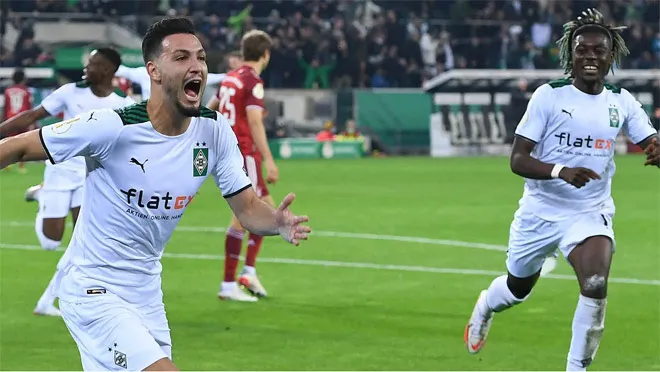 Bayern Munich thua sốc 0-5 trước Monchengladbach - Ảnh 1. Bayern Munich thua sốc 0-5 trước Monchengladbach - Ảnh 1.