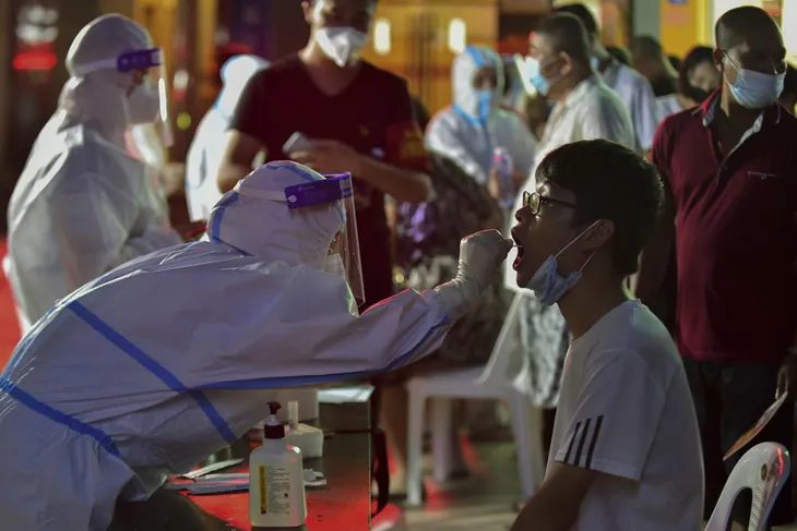 Xét nghiệm đại trà - giải pháp trọng yếu đem lại cuộc sống bình thường mới tại Trung Quốc - Ảnh 1. Xét nghiệm đại trà - giải pháp trọng yếu đem lại cuộc sống bình thường mới tại Trung Quốc - Ảnh 1.