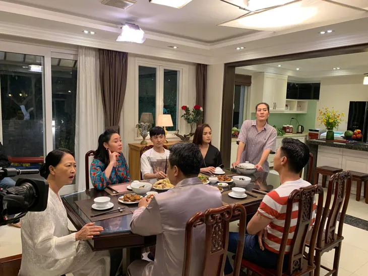 Hương vị tình thân đóng máy, lộ nhân vật khiến ai cũng trầm trồ - Ảnh 12. Hương vị tình thân đóng máy, lộ nhân vật khiến ai cũng trầm trồ - Ảnh 12.