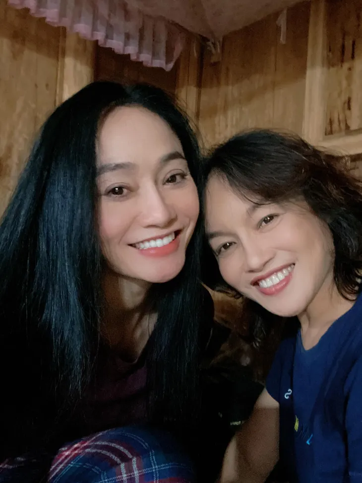 Bà Bích - Xuân Hương vị tình thân tái ngộ trong phim mới - Ảnh 1. Bà Bích - Xuân Hương vị tình thân tái ngộ trong phim mới - Ảnh 1.
