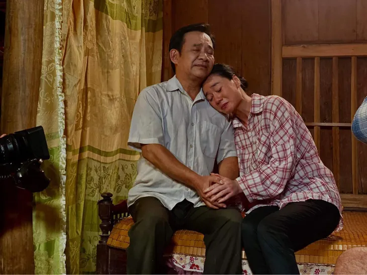 Bà Bích - Xuân Hương vị tình thân tái ngộ trong phim mới - Ảnh 2. Bà Bích - Xuân Hương vị tình thân tái ngộ trong phim mới - Ảnh 2.