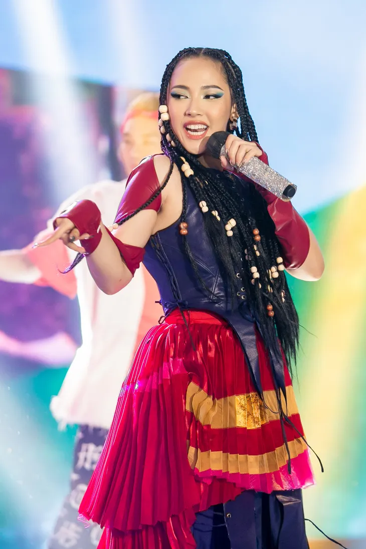 Ali Hoàng Dương “bắn rap” điên đảo, giành chiến thắng trước Lona tại The Heroes - Ảnh 5. Ali Hoàng Dương “bắn rap” điên đảo, giành chiến thắng trước Lona tại The Heroes - Ảnh 5.
