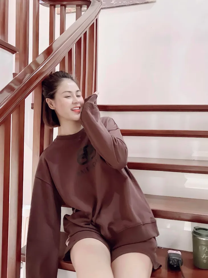 Diễn viên Việt tuần qua: Thu Hoài khoe lưng trần nuột nà, Việt Anh cùng Quỳnh Nga tưng bừng sinh nhật - Ảnh 6. Diễn viên Việt tuần qua: Thu Hoài khoe lưng trần nuột nà, Việt Anh cùng Quỳnh Nga tưng bừng sinh nhật - Ảnh 6.
