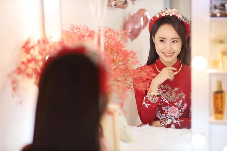 BTV Xuân Anh kể chuyện làm cô dâu thời COVID-19 - Ảnh 3. BTV Xuân Anh kể chuyện làm cô dâu thời COVID-19 - Ảnh 3.