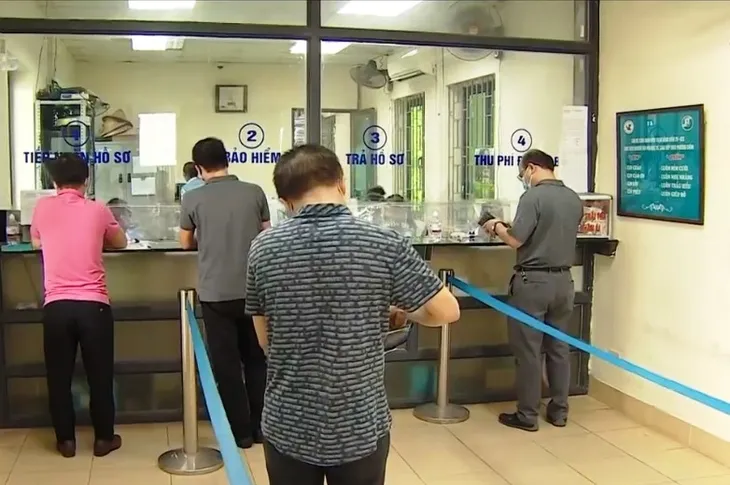 Hà Nội: Nhiều trung tâm đăng kiểm quá tải sau khi nới lỏng giãn cách - Ảnh 2. Hà Nội: Nhiều trung tâm đăng kiểm quá tải sau khi nới lỏng giãn cách - Ảnh 2.