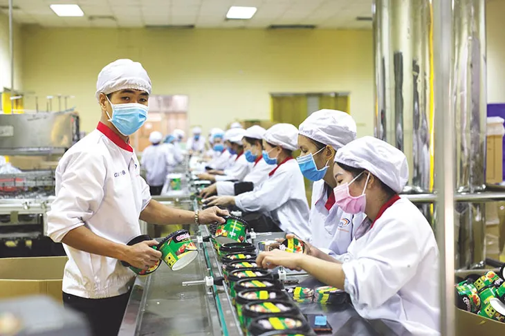 Gói 38.000 tỷ đồng - “Liều thuốc” tiếp sức người lao động, doanh nghiệp vượt đại dịch - Ảnh 1. Gói 38.000 tỷ đồng - “Liều thuốc” tiếp sức người lao động, doanh nghiệp vượt đại dịch - Ảnh 1.