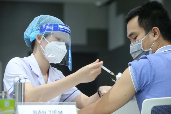 Gói 38.000 tỷ đồng - “Liều thuốc” tiếp sức người lao động, doanh nghiệp vượt đại dịch - Ảnh 3. Gói 38.000 tỷ đồng - “Liều thuốc” tiếp sức người lao động, doanh nghiệp vượt đại dịch - Ảnh 3.