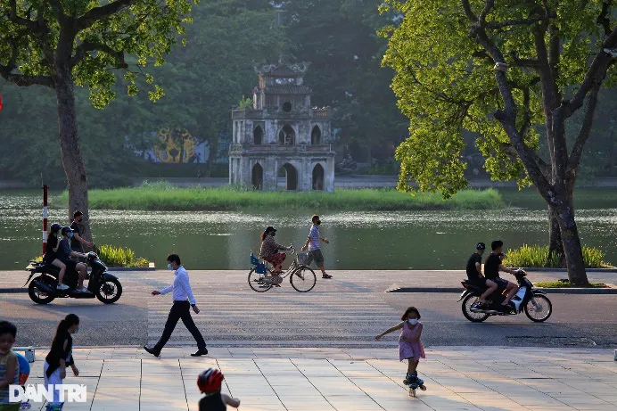 Giải thưởng Bùi Xuân Phái - Vì tình yêu Hà Nội lần thứ 14 công bố đề cử - Ảnh 16. Giải thưởng Bùi Xuân Phái - Vì tình yêu Hà Nội lần thứ 14 công bố đề cử - Ảnh 16.