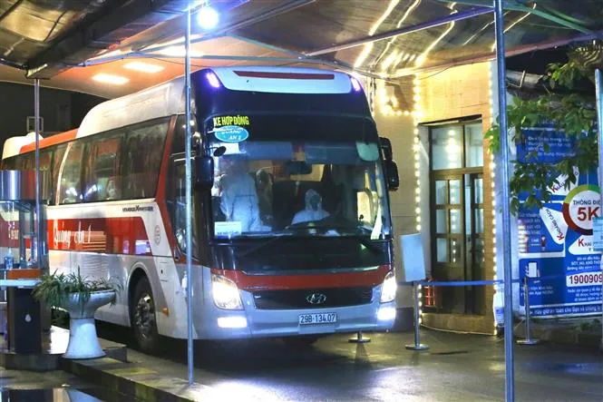 Xuyên đêm di chuyển bệnh nhân từ Bệnh viện Việt Đức sang bệnh viện khác - Ảnh 29. Xuyên đêm di chuyển bệnh nhân từ Bệnh viện Việt Đức sang bệnh viện khác - Ảnh 29.