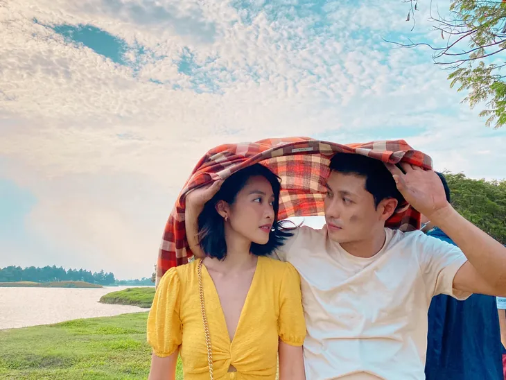 Hết vai, Thanh Sơn - Khả Ngân vẫn dính nhau như sam nghi vấn phim giả tình thật - Ảnh 12. Hết vai, Thanh Sơn - Khả Ngân vẫn dính nhau như sam nghi vấn phim giả tình thật - Ảnh 12.