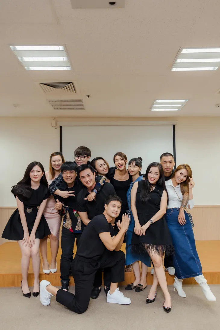 Hết vai, Thanh Sơn - Khả Ngân vẫn dính nhau như sam nghi vấn phim giả tình thật - Ảnh 8. Hết vai, Thanh Sơn - Khả Ngân vẫn dính nhau như sam nghi vấn phim giả tình thật - Ảnh 8.