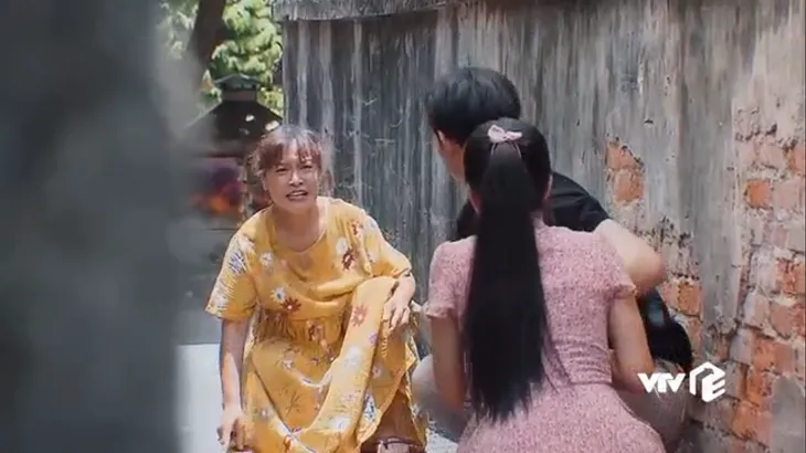 Hương vị tình thân phần 2 - Tập 50: Bà Bích trách cứ ông Sinh hại Nam - Ảnh 10. Hương vị tình thân phần 2 - Tập 50: Bà Bích trách cứ ông Sinh hại Nam - Ảnh 10.