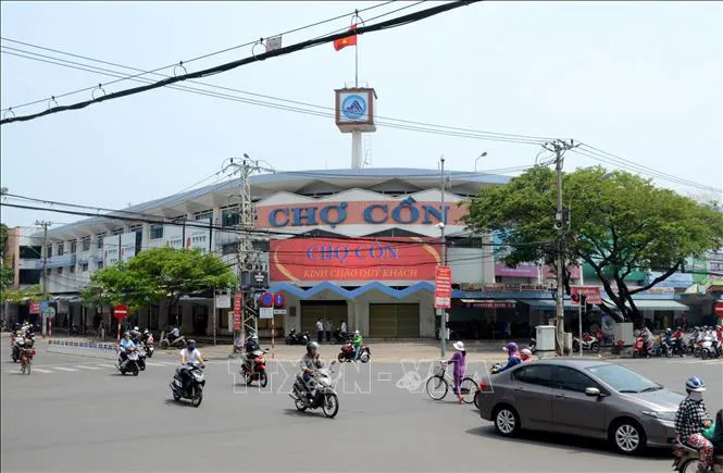 Nhiều chợ truyền thống phía Nam hoạt động trở lại đón người dân có thẻ xanh COVID - Ảnh 1. Nhiều chợ truyền thống phía Nam hoạt động trở lại đón người dân có thẻ xanh COVID - Ảnh 1.