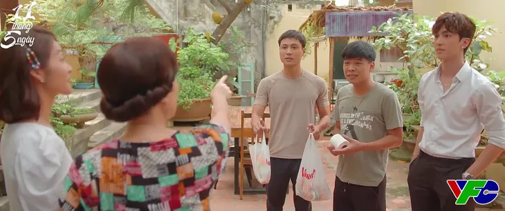 11 tháng 5 ngày - Tập 31: Cặp tình địch Trí - Đăng ở chung phòng trọ - Ảnh 4. 11 tháng 5 ngày - Tập 31: Cặp tình địch Trí - Đăng ở chung phòng trọ - Ảnh 4.