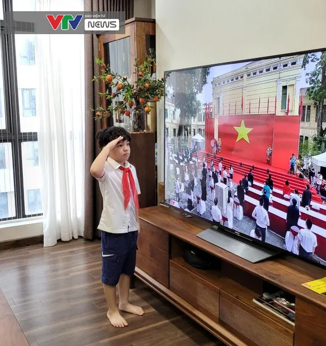 Kỷ niệm 67 năm Ngày giải phóng Thủ đô: Hà Nội kiên cường chống dịch COVID-19 - Ảnh 13. Kỷ niệm 67 năm Ngày giải phóng Thủ đô: Hà Nội kiên cường chống dịch COVID-19 - Ảnh 13.