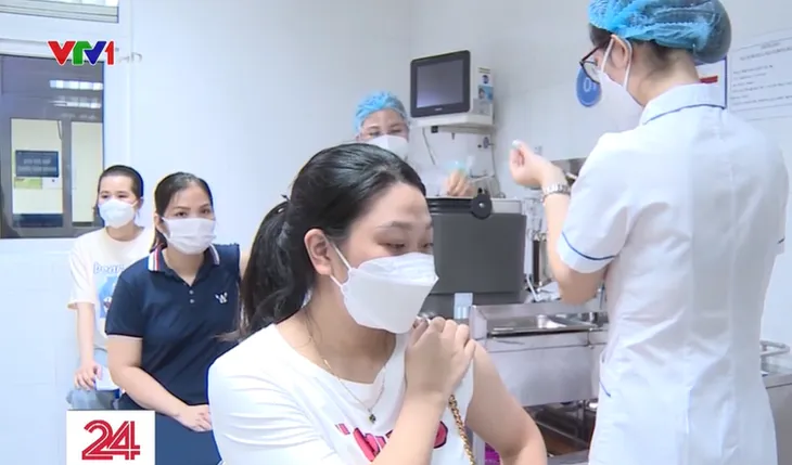 Tăng tỷ lệ bao phủ vaccine ngừa COVID-19 ở phụ nữ mang thai - Ảnh 1. Tăng tỷ lệ bao phủ vaccine ngừa COVID-19 ở phụ nữ mang thai - Ảnh 1.