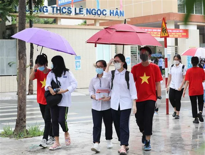 Kỷ niệm 67 năm Ngày giải phóng Thủ đô: Hà Nội kiên cường chống dịch COVID-19 - Ảnh 12. Kỷ niệm 67 năm Ngày giải phóng Thủ đô: Hà Nội kiên cường chống dịch COVID-19 - Ảnh 12.