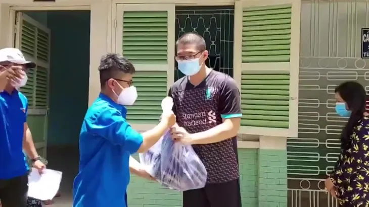 Việc tử tế Cảm ơn những hy sinh: Không có cuộc chiến nào là không có mất mát hy sinh và không có sự hy sinh nào là vô nghĩa - Ảnh 5. Việc tử tế Cảm ơn những hy sinh: Không có cuộc chiến nào là không có mất mát hy sinh và không có sự hy sinh nào là vô nghĩa - Ảnh 5.