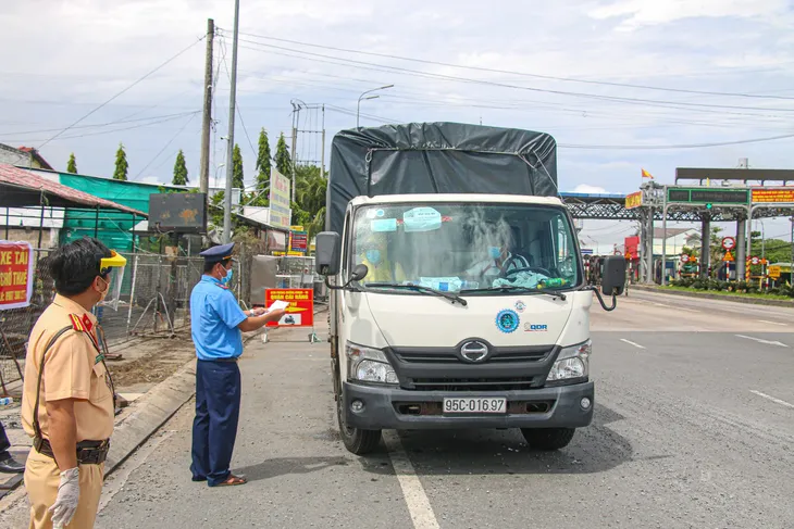 Khơi thông vận tải: Cần sự thống nhất giữa các địa phương - Ảnh 1. Khơi thông vận tải: Cần sự thống nhất giữa các địa phương - Ảnh 1.