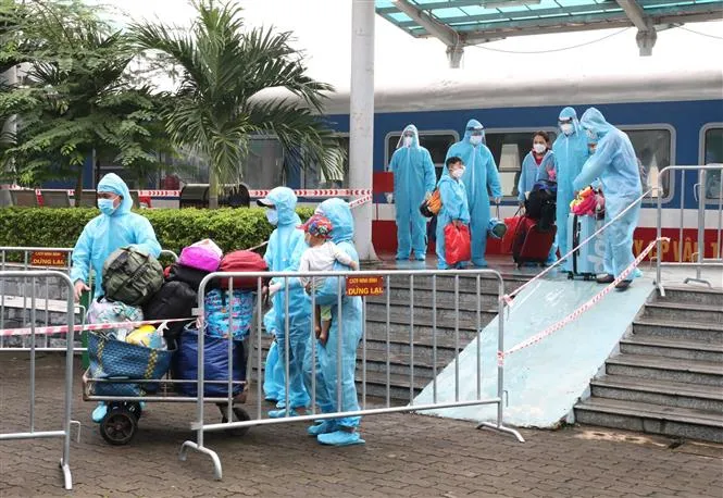 Đảm bảo đón người dân về quê an toàn, chu đáo - Ảnh 5. Đảm bảo đón người dân về quê an toàn, chu đáo - Ảnh 5.