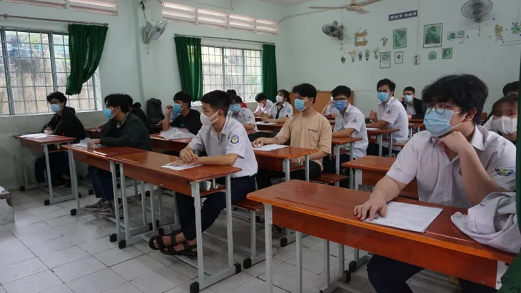 TP Hồ Chí Minh đề xuất tiêm vaccine cho trẻ từ 3-12 tuổi và mũi 3 cho người nguy cơ cao - Ảnh 2. TP Hồ Chí Minh đề xuất tiêm vaccine cho trẻ từ 3-12 tuổi và mũi 3 cho người nguy cơ cao - Ảnh 2.