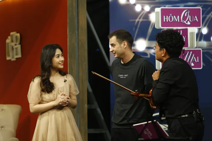 Hãy yêu nhau đi: Chàng trai lém lỉnh gặp cô nàng cực tỉnh - Ảnh 2. Hãy yêu nhau đi: Chàng trai lém lỉnh gặp cô nàng cực tỉnh - Ảnh 2.