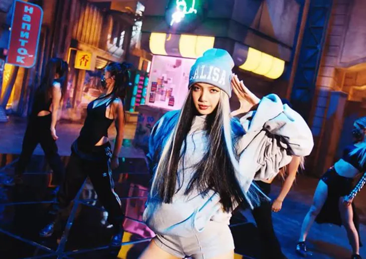 Lisa (BLACKPINK) - Nghệ sĩ K-Pop phá vỡ nhiều kỉ lục Guinness nhất thế giới - Ảnh 1. Lisa (BLACKPINK) - Nghệ sĩ K-Pop phá vỡ nhiều kỉ lục Guinness nhất thế giới - Ảnh 1.