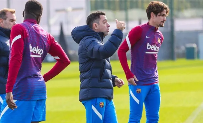 Xavi ra 10 quy định cực nghiêm tại Barcelona - Ảnh 1. Xavi ra 10 quy định cực nghiêm tại Barcelona - Ảnh 1.