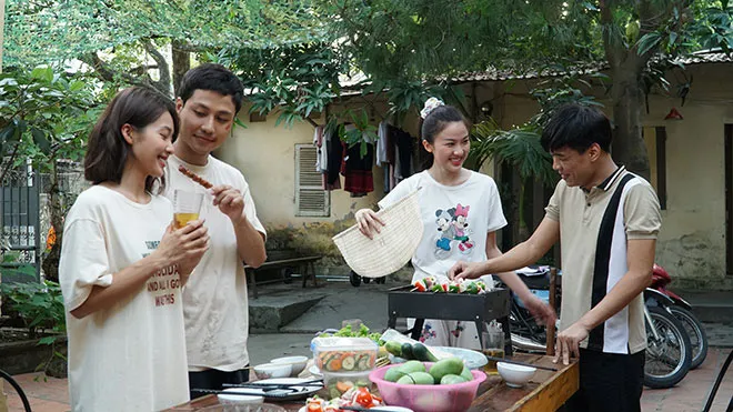 11 tháng 5 ngày: Hành trình đẹp đẽ của tuổi trẻ, bộ phim đặc biệt khiến khán giả quay xe bất ngờ - Ảnh 4. 11 tháng 5 ngày: Hành trình đẹp đẽ của tuổi trẻ, bộ phim đặc biệt khiến khán giả quay xe bất ngờ - Ảnh 4.