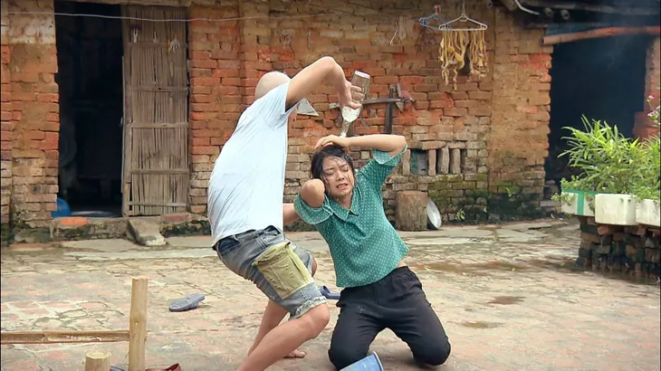 Phố trong làng - Tập 4: Sau cú lừa tinh quái, Nam kết bạn với con gái Chí Phèo Mến - Ảnh 13.
